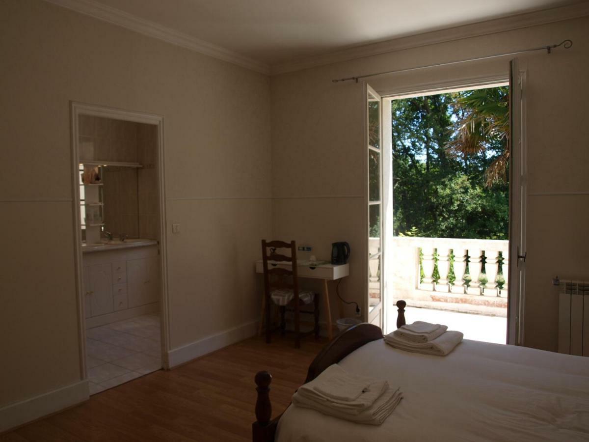 Le Cheminard Bed and Breakfast Feugarolles Exteriör bild